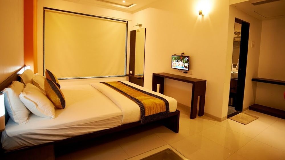 Hotel Golden View Shirdi Extérieur photo