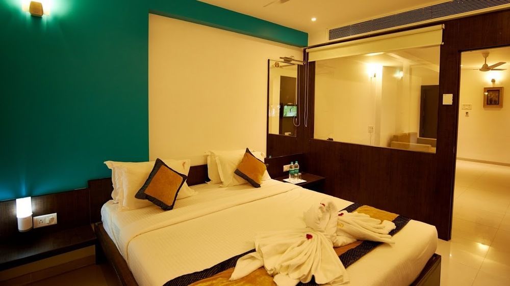 Hotel Golden View Shirdi Extérieur photo