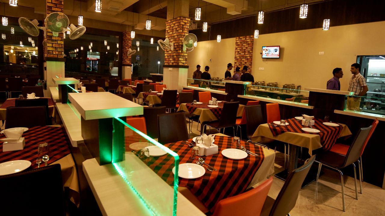 Hotel Golden View Shirdi Extérieur photo