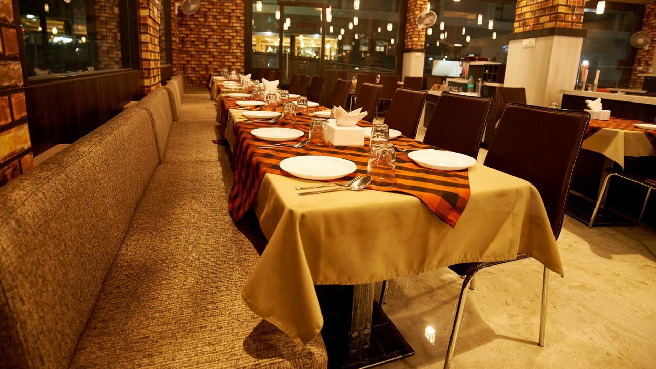 Hotel Golden View Shirdi Extérieur photo